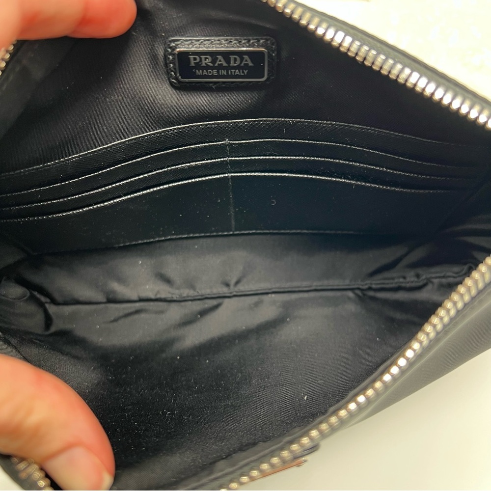prada Re-Nylon and Saffiano leather pouch - Picture 4 of 8